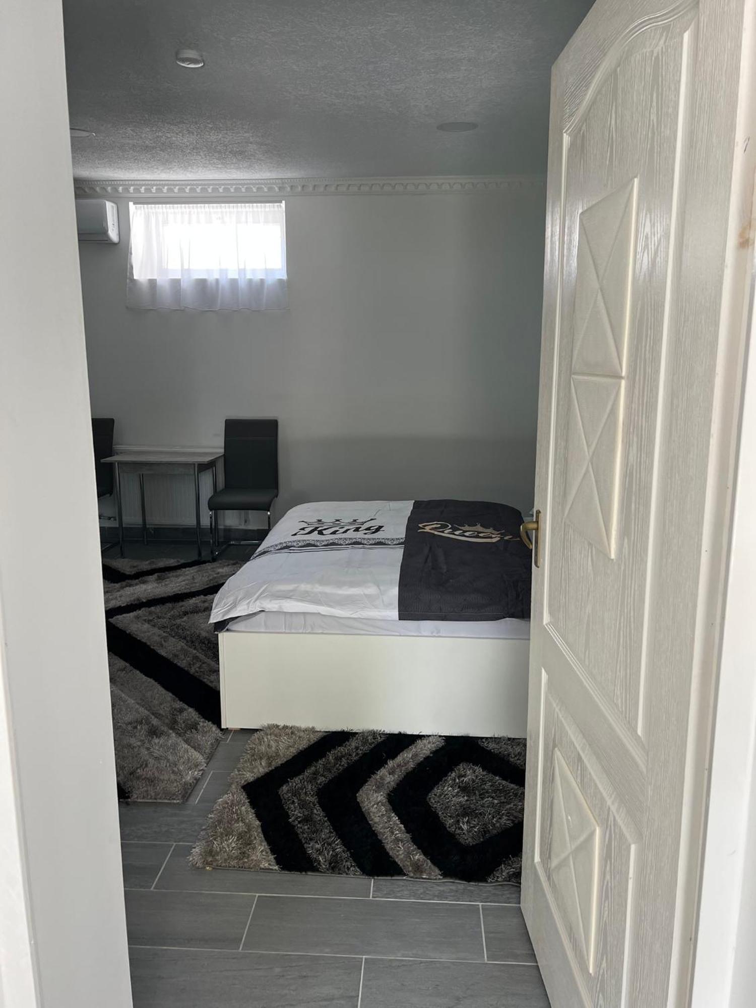 Adel Apartman Kisujszallas Exterior foto