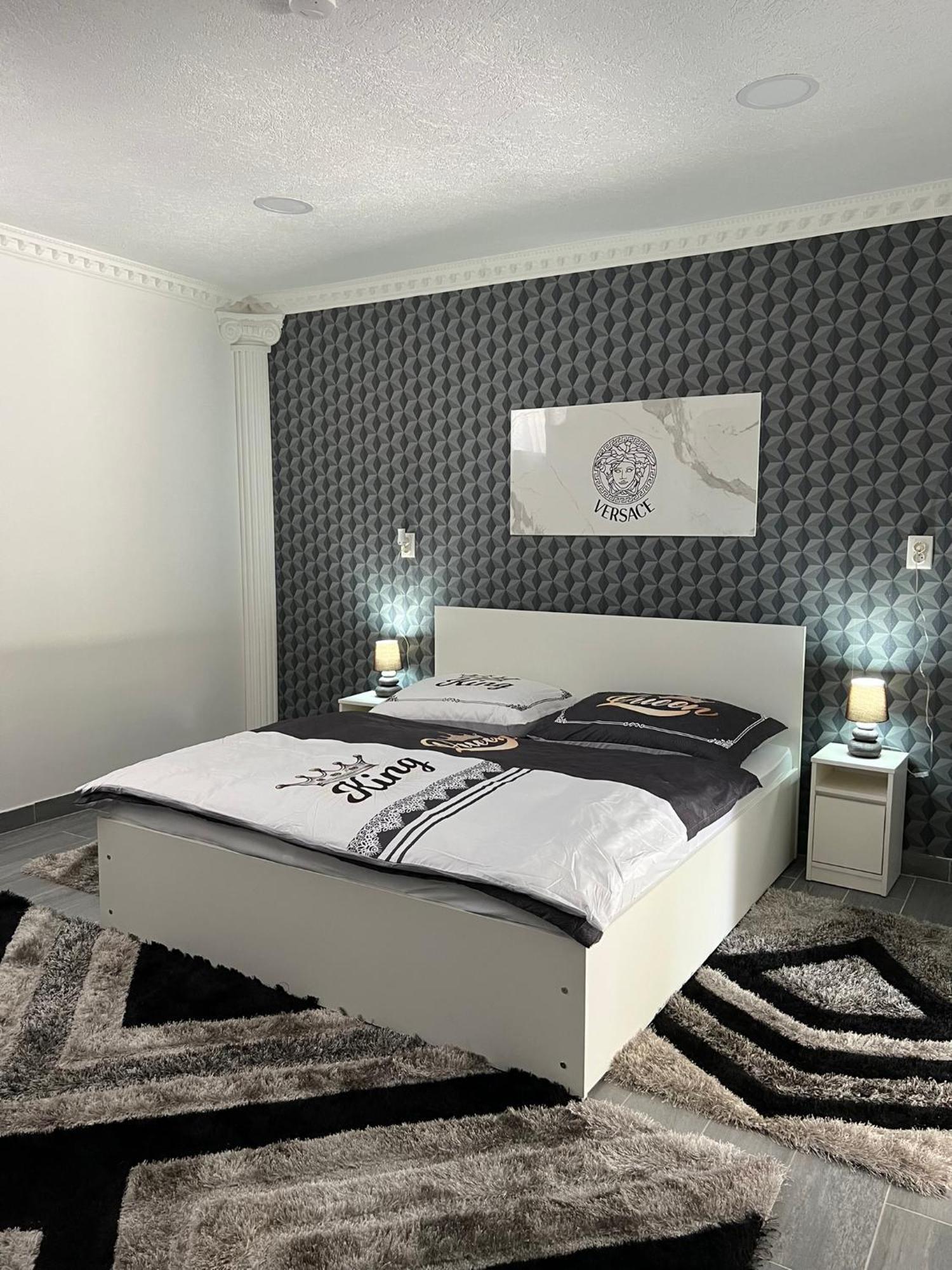 Adel Apartman Kisujszallas Exterior foto