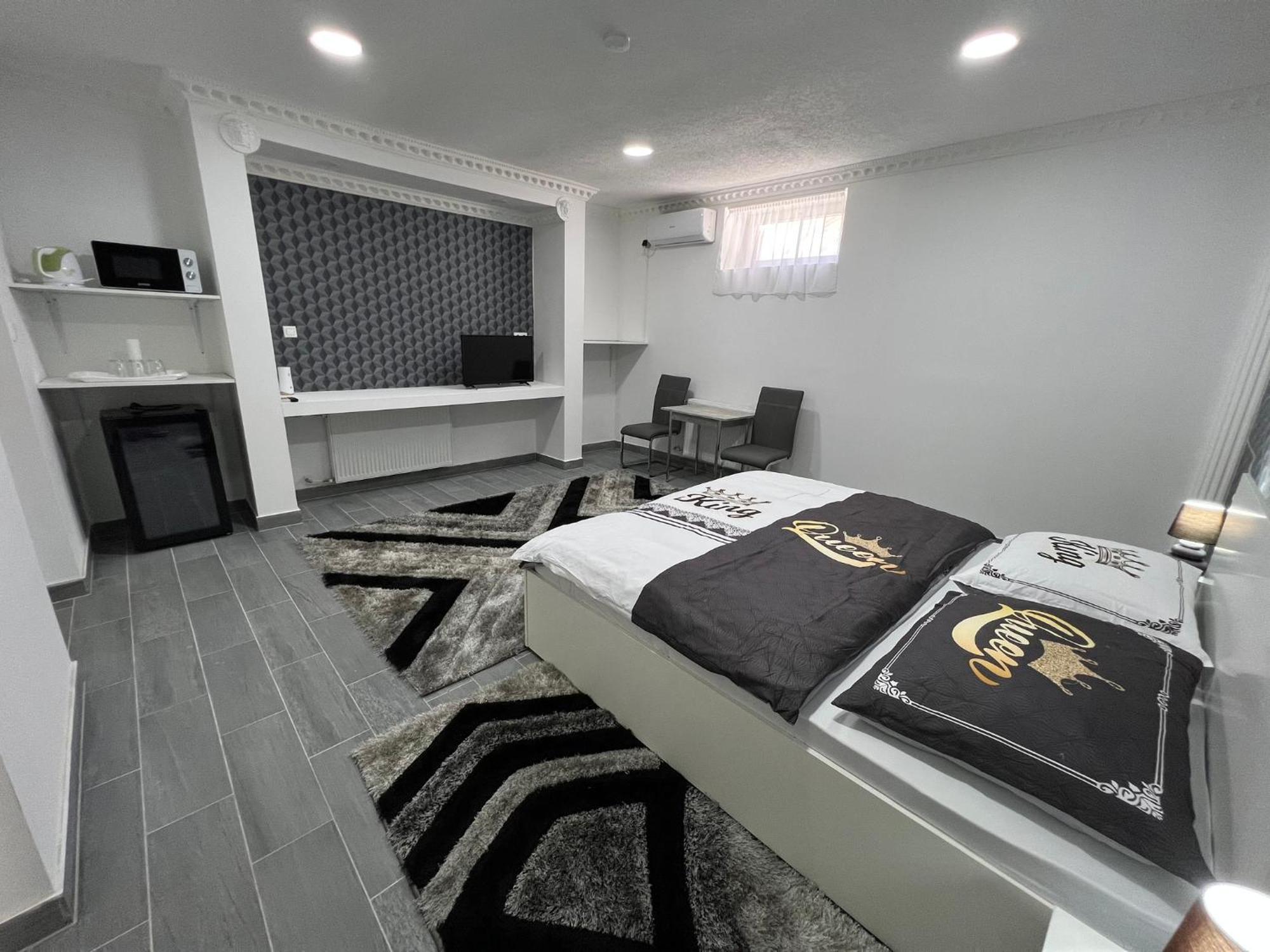 Adel Apartman Kisujszallas Exterior foto