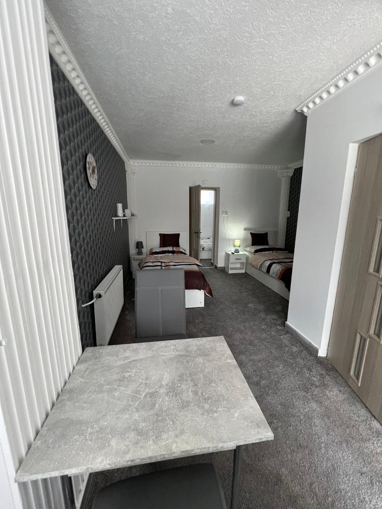 Adel Apartman Kisujszallas Exterior foto